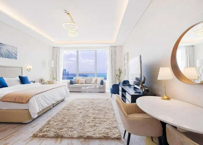 Iconic Views At The Palm Tower Suite